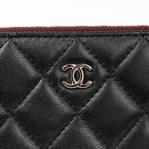 Chanel Black Lambskin Classic Zipped O Pouch - Picture 6 of 13